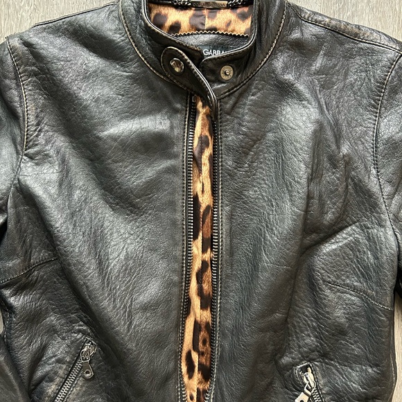 Dolce & Gabbana Black Leather Jacket with Leopard Print Lining - Picture 13 of 16